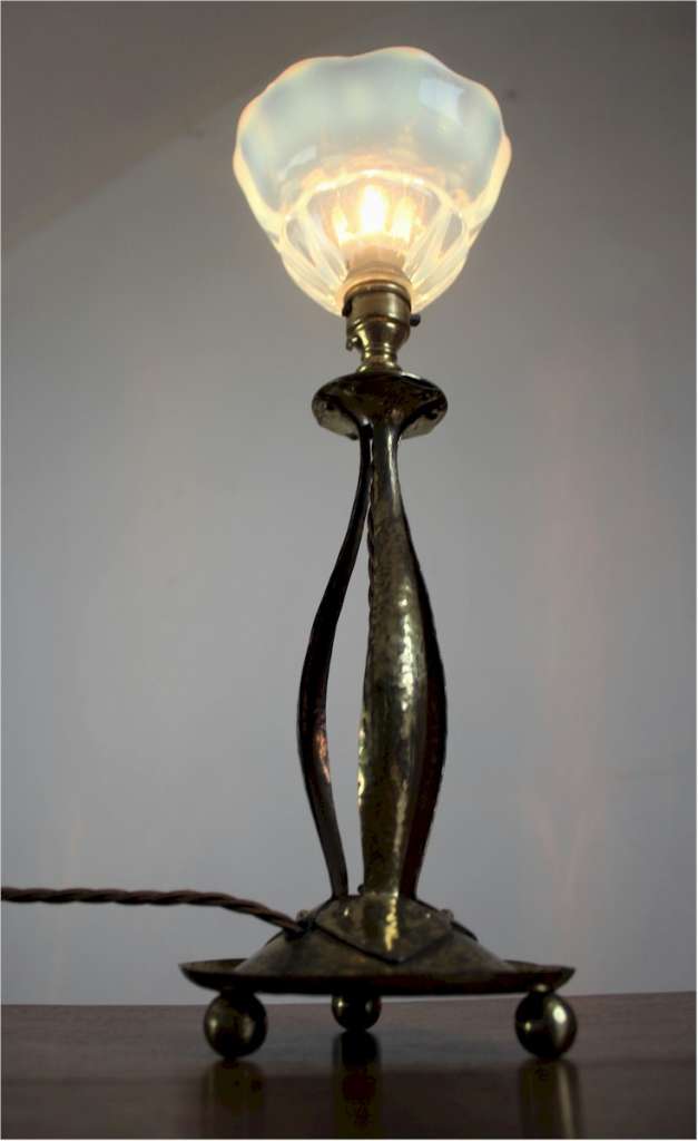 Arts and Crafts planished brass table lamp