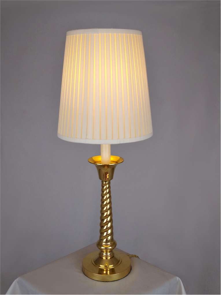 Candlestick tablelamp in brass