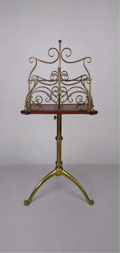 Superior quality Art Nouveau magazine stand in brass