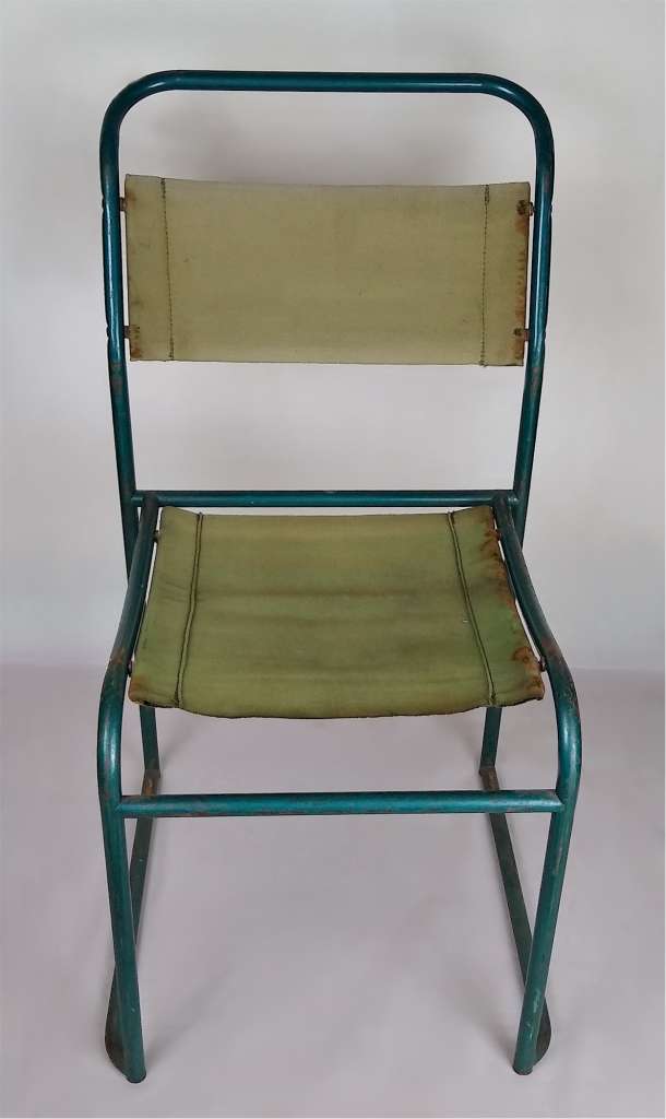 Set of 4 PEL stacking chairs