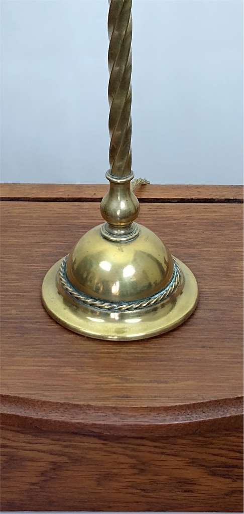 Arts and crafts table lamp in brass with glass shade