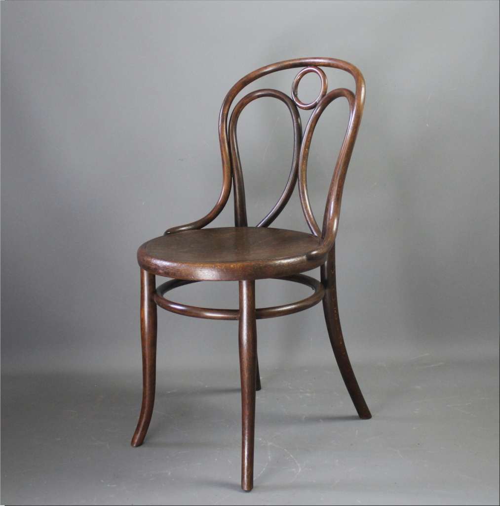 Angel back bentwood cafe chair by Thonet