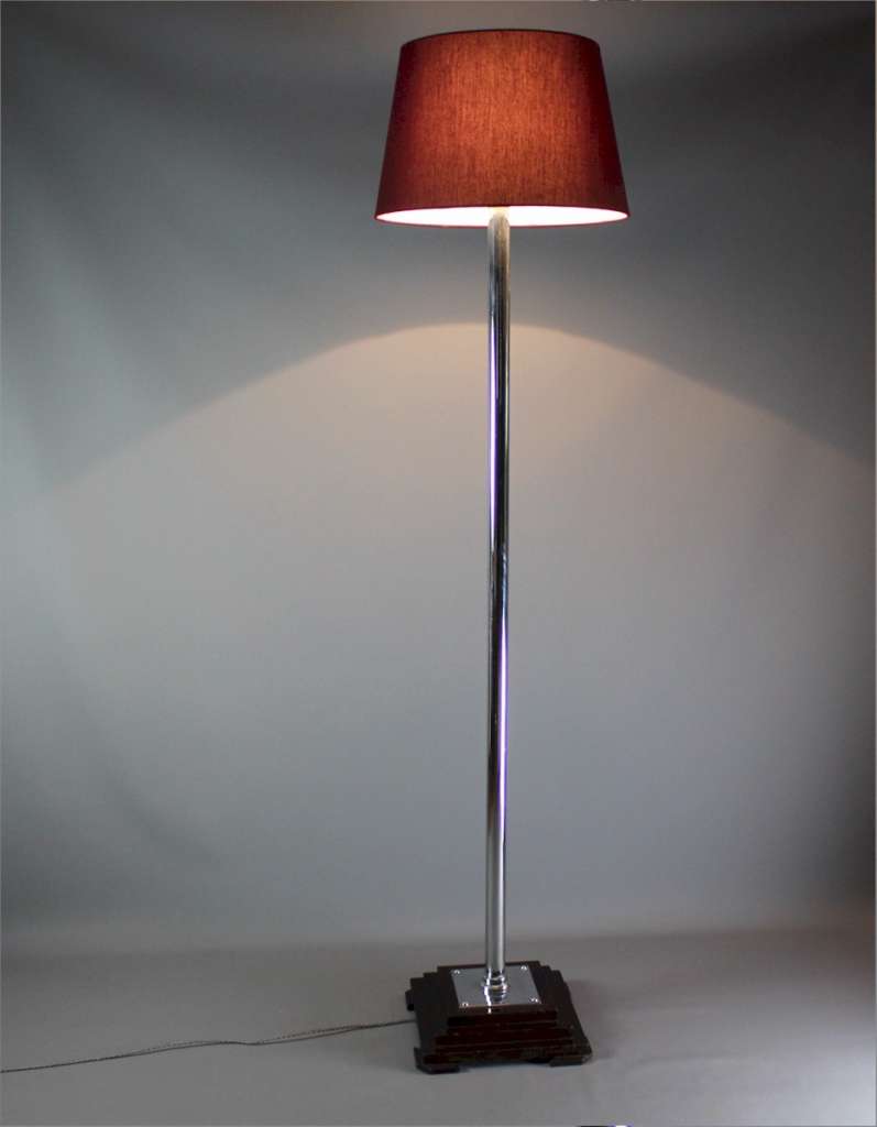 Good quality Art Deco chrome floor lamp