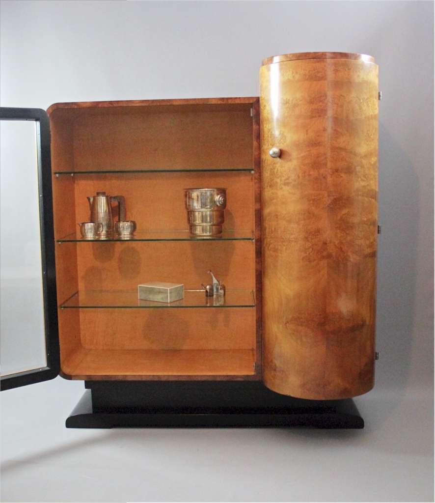 Wonderful art deco display cabinet in burr walnut
