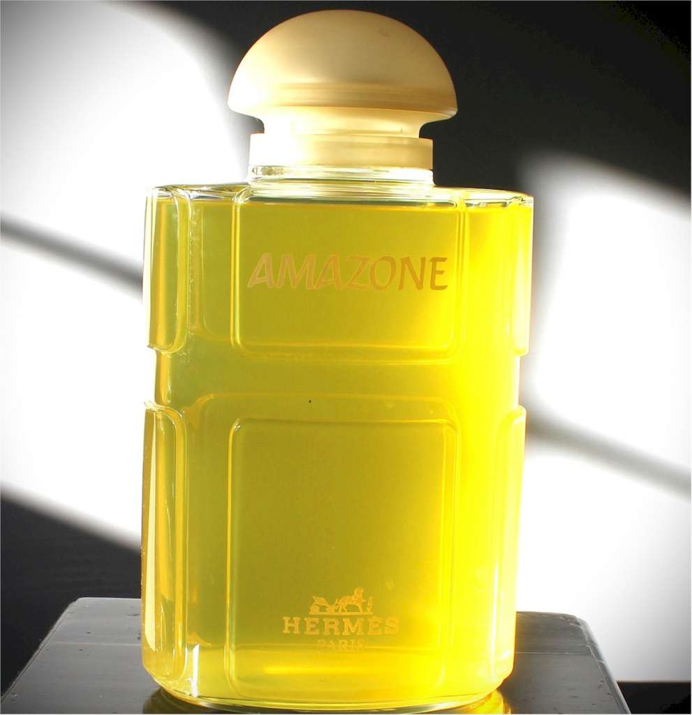 Hermes amazone Facile shop display perfume bottle