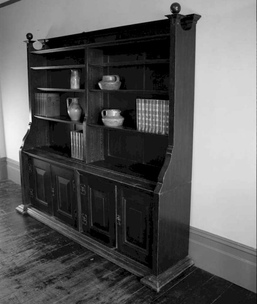 Impressive oak arts and crafts bookcase in the manner of the Guild of Handicraft c1900