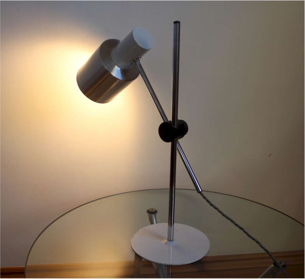 Prova Italian white desk lamp