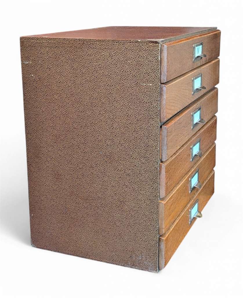 Desktop filing cabinet No 4 holds A4 paper