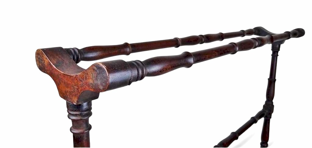 Late Victorian 19th Century towel rail in mahogany