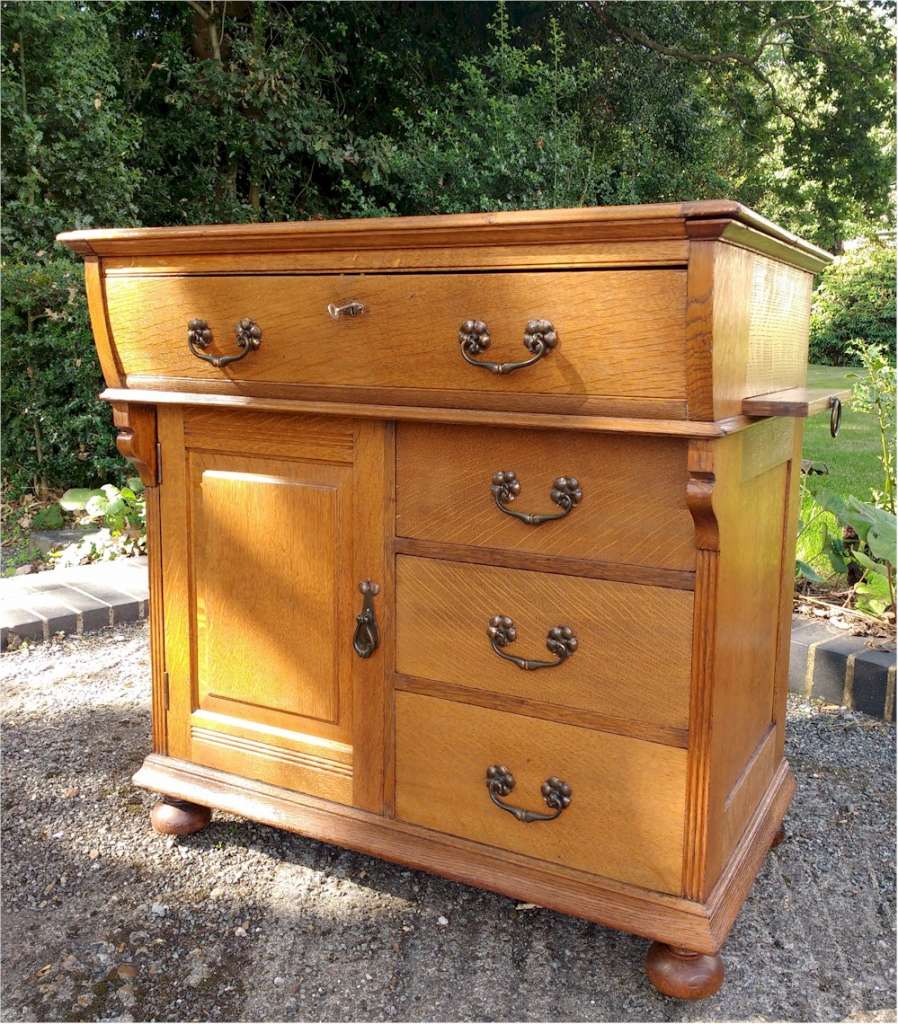 Small and compact arts and crafts desk Art Furniture