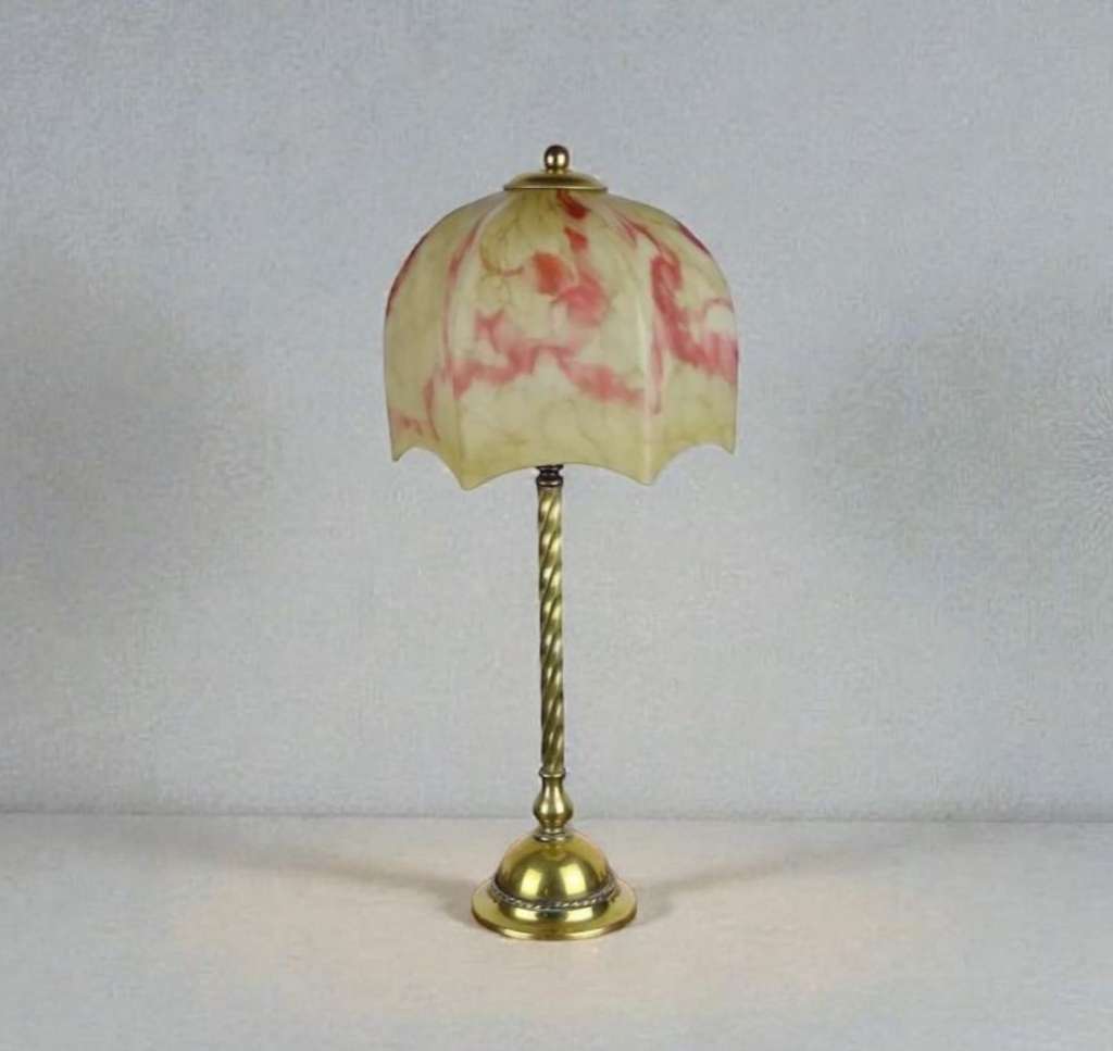 Arts and crafts table lamp in brass with glass shade