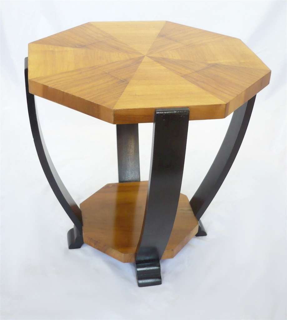 Art Deco occasional table in figured walnut