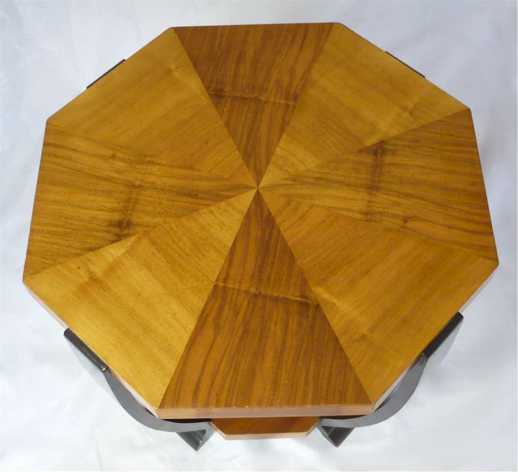 Art Deco occasional table in figured walnut