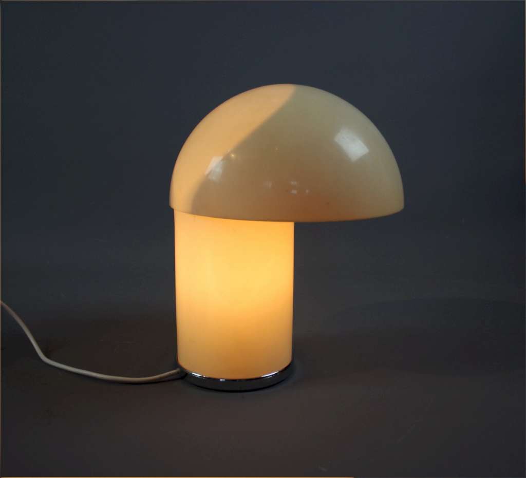 Verner Panton 1960's table lamp Leila.