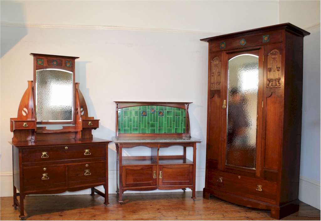 Shapland and Petter three piece bedroom suite