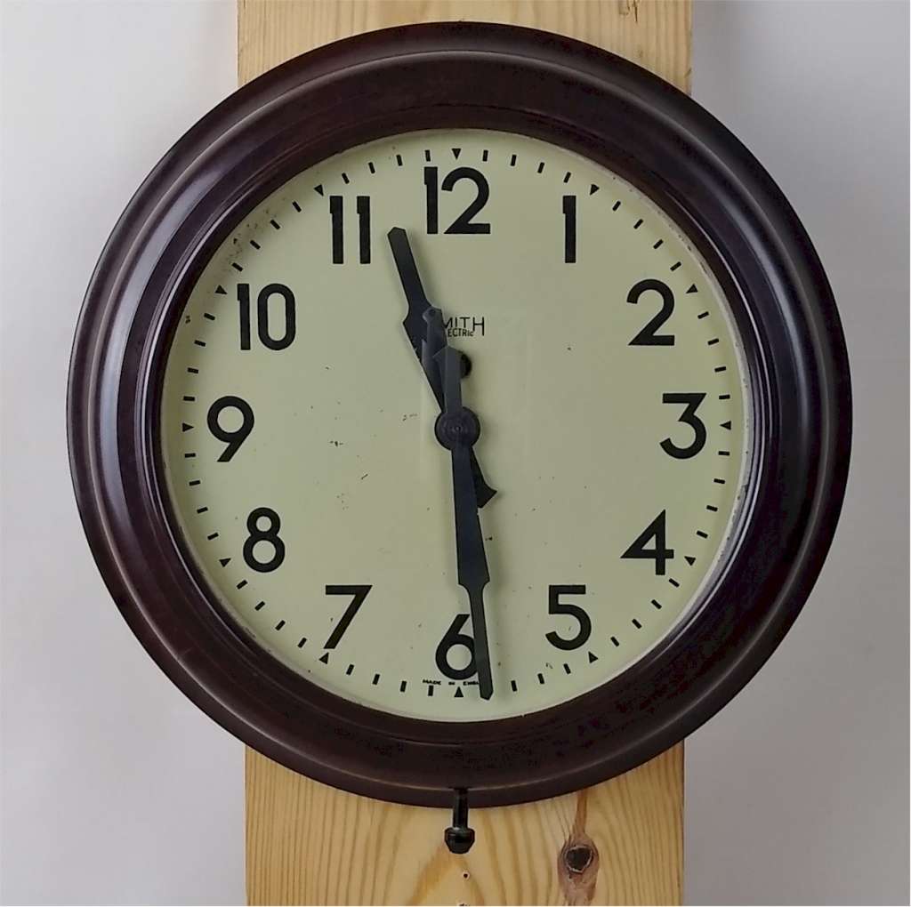 Smiths sectric bakelite wall clock