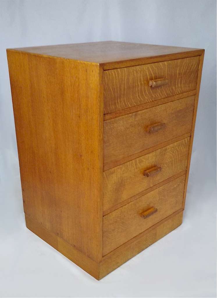 Small Heals chest in oak
