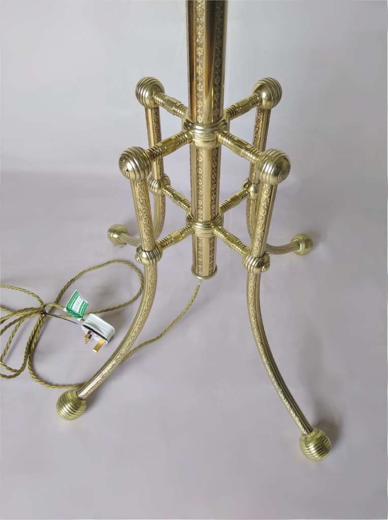 Pretty American Aesthetic brass standard lamp