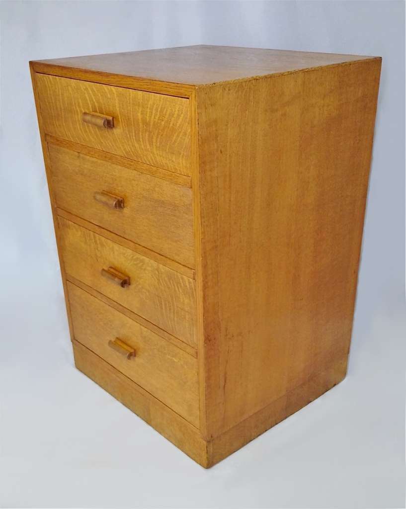 Small Heals chest in oak