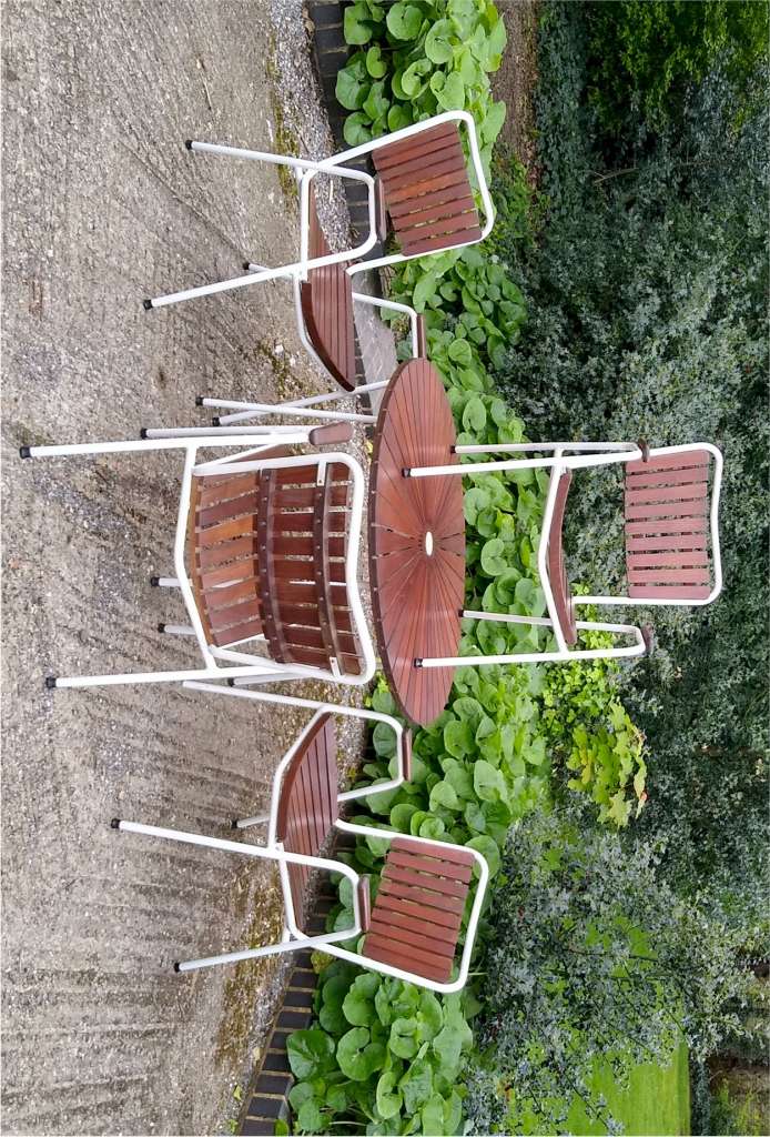 Danish MidC garden set in teak by Daneline