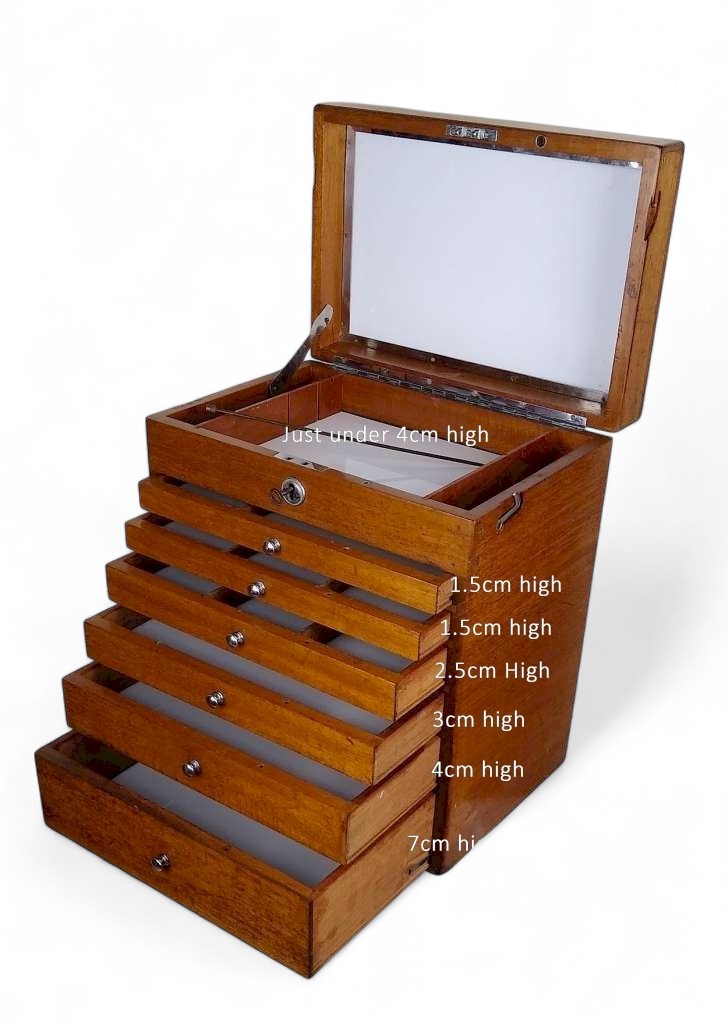 Lockable tabletop dentists chest in mahogany