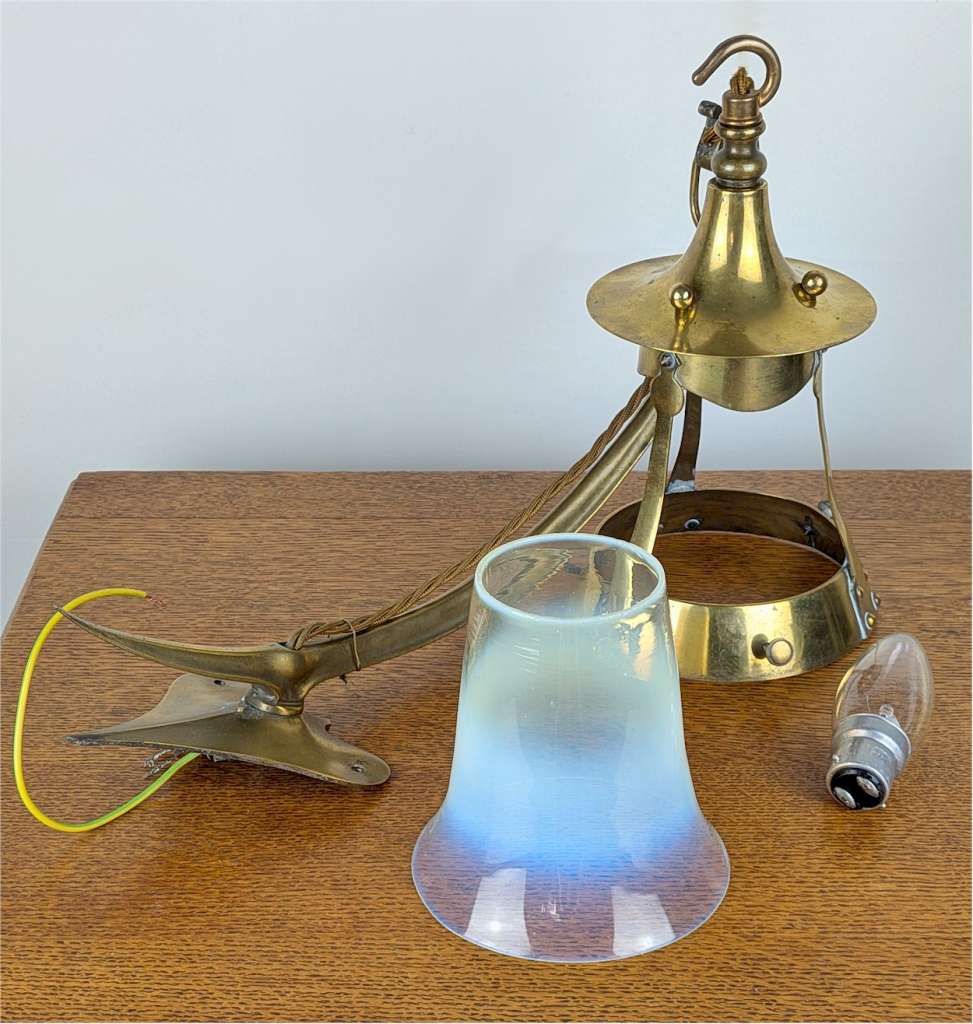 Arts and craft wall light vaseline shade