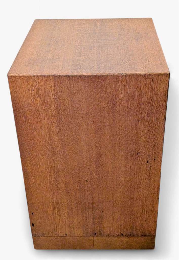 Small Heals chest of drawers in oak