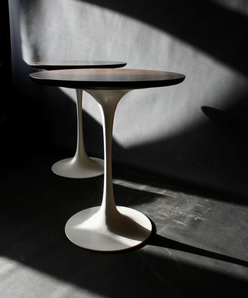 : Pair of Arkana tulip based rosewood side tables