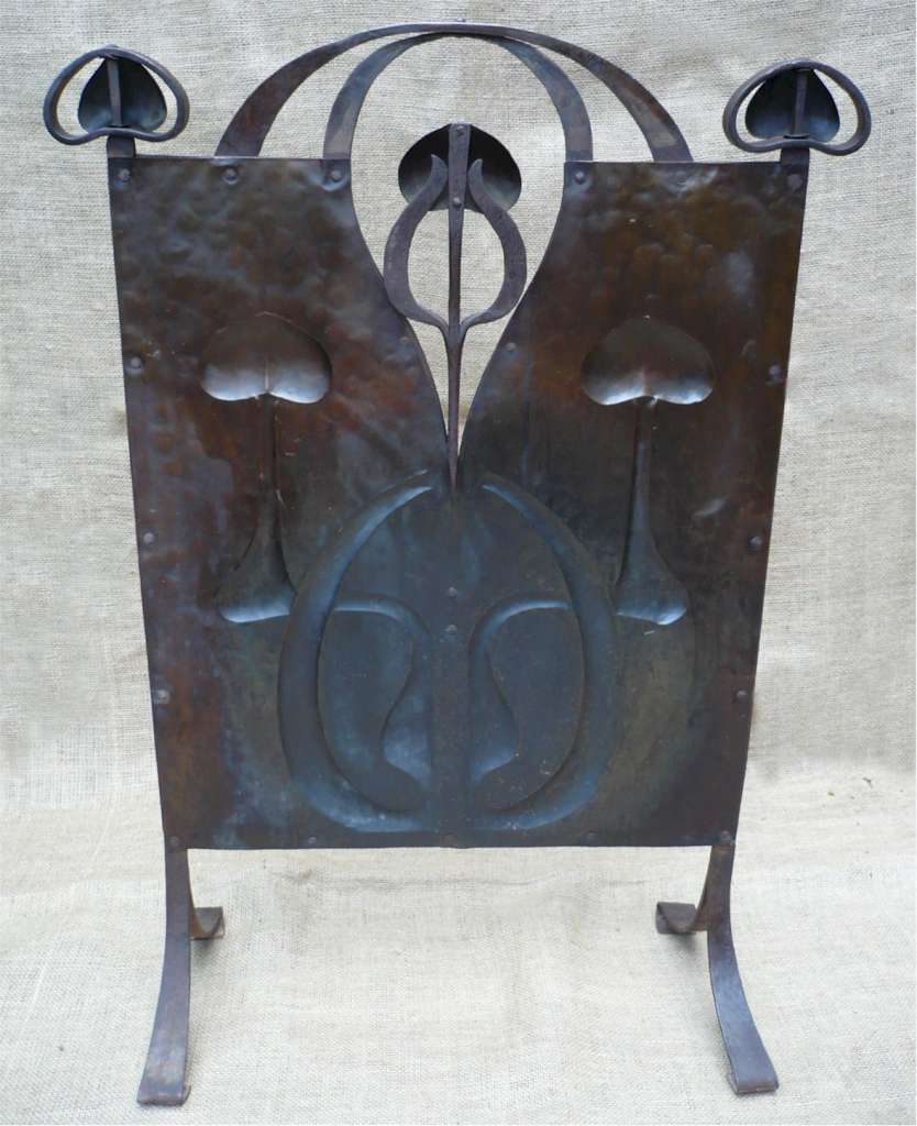 Arts and crafts fireguard in wrought iron & copper