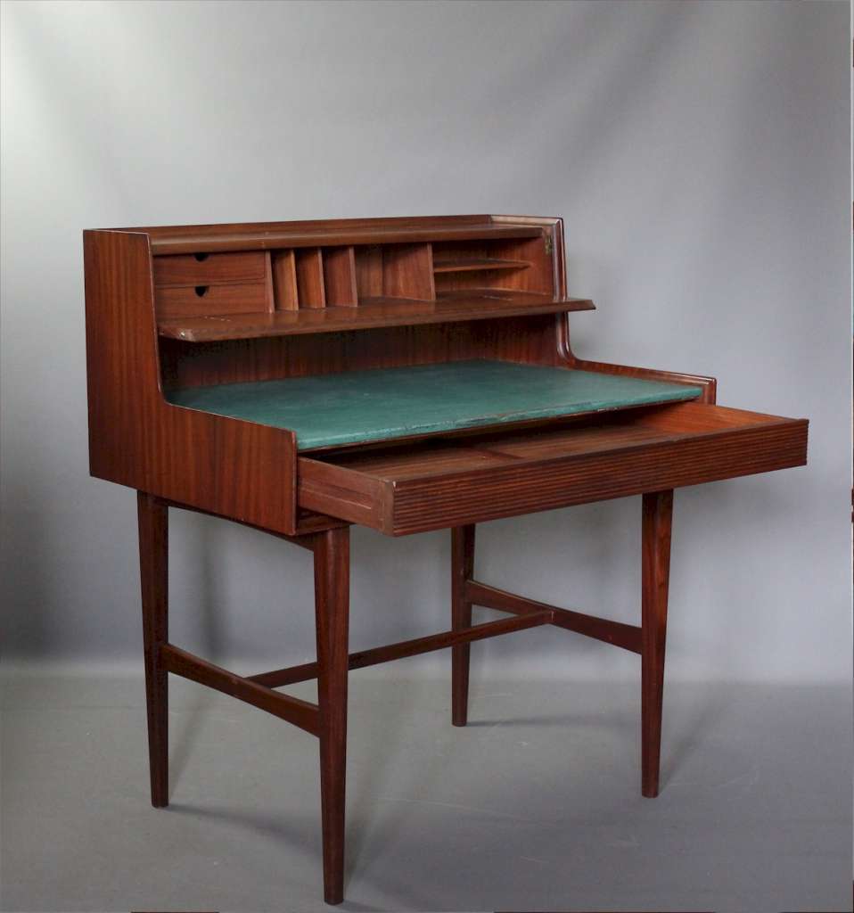 Mid Century desk in Teak by Richard Hornby for Fyne Ladye
