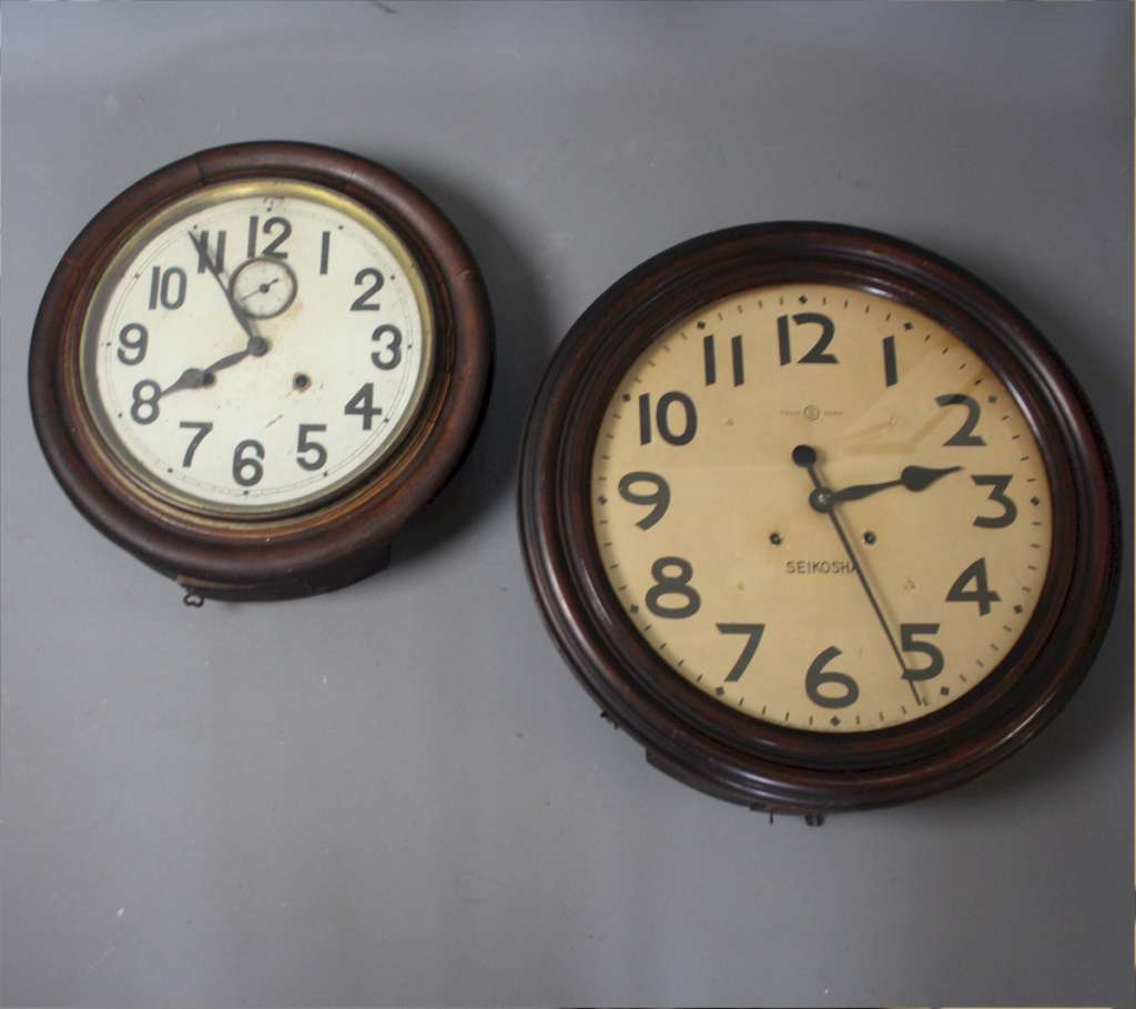 Japanese early 20th century wall clock with second hand