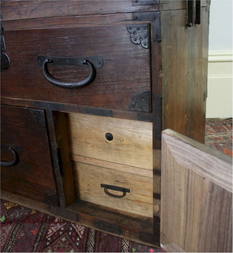 19th Century Japanese Tansu chest of drawers