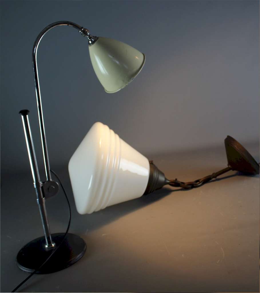 Large opaline shade with bronzed chain