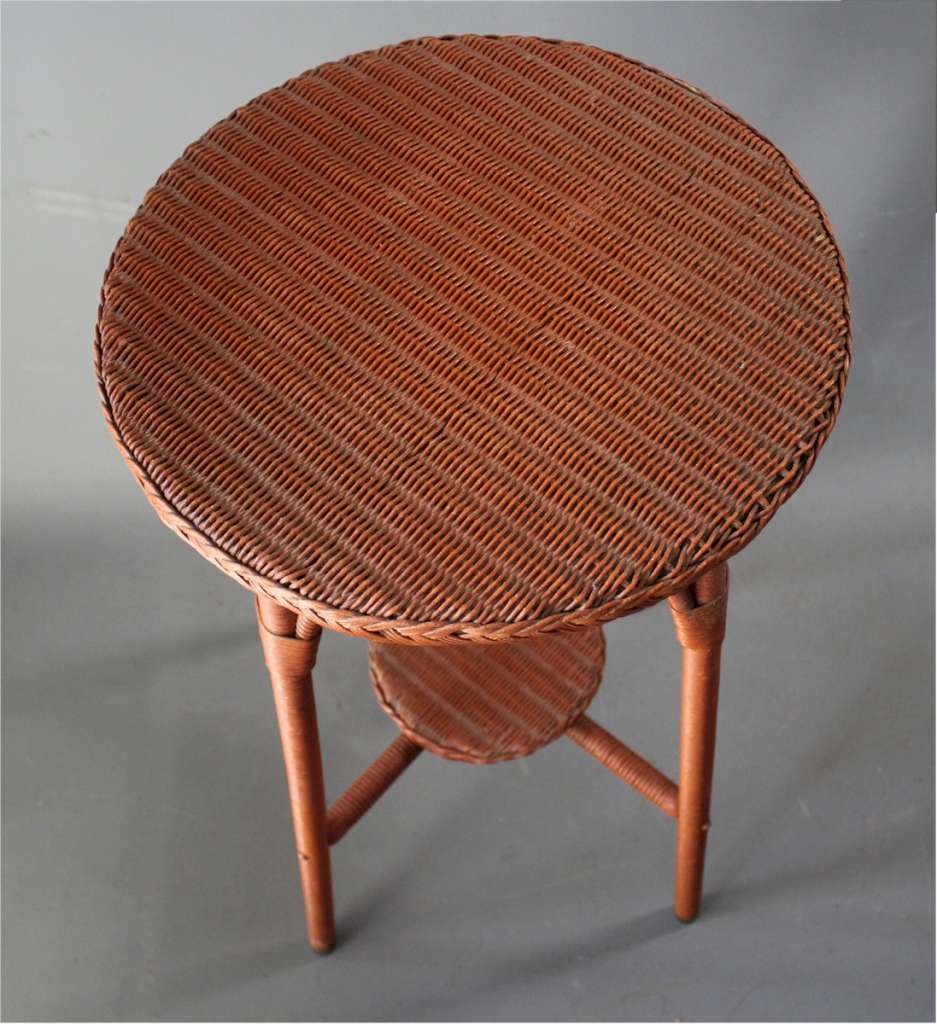 Lloyd Loom table with circular top
