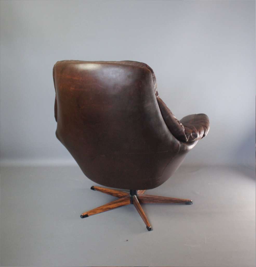 Silhouette swivel armchair by Henry  Klein for Bramin