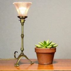 Arts and crafts table lamp with Holophane shade